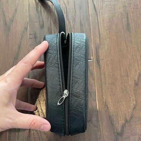Oakley Zipper Glasses Case  - Picture 5 of 5